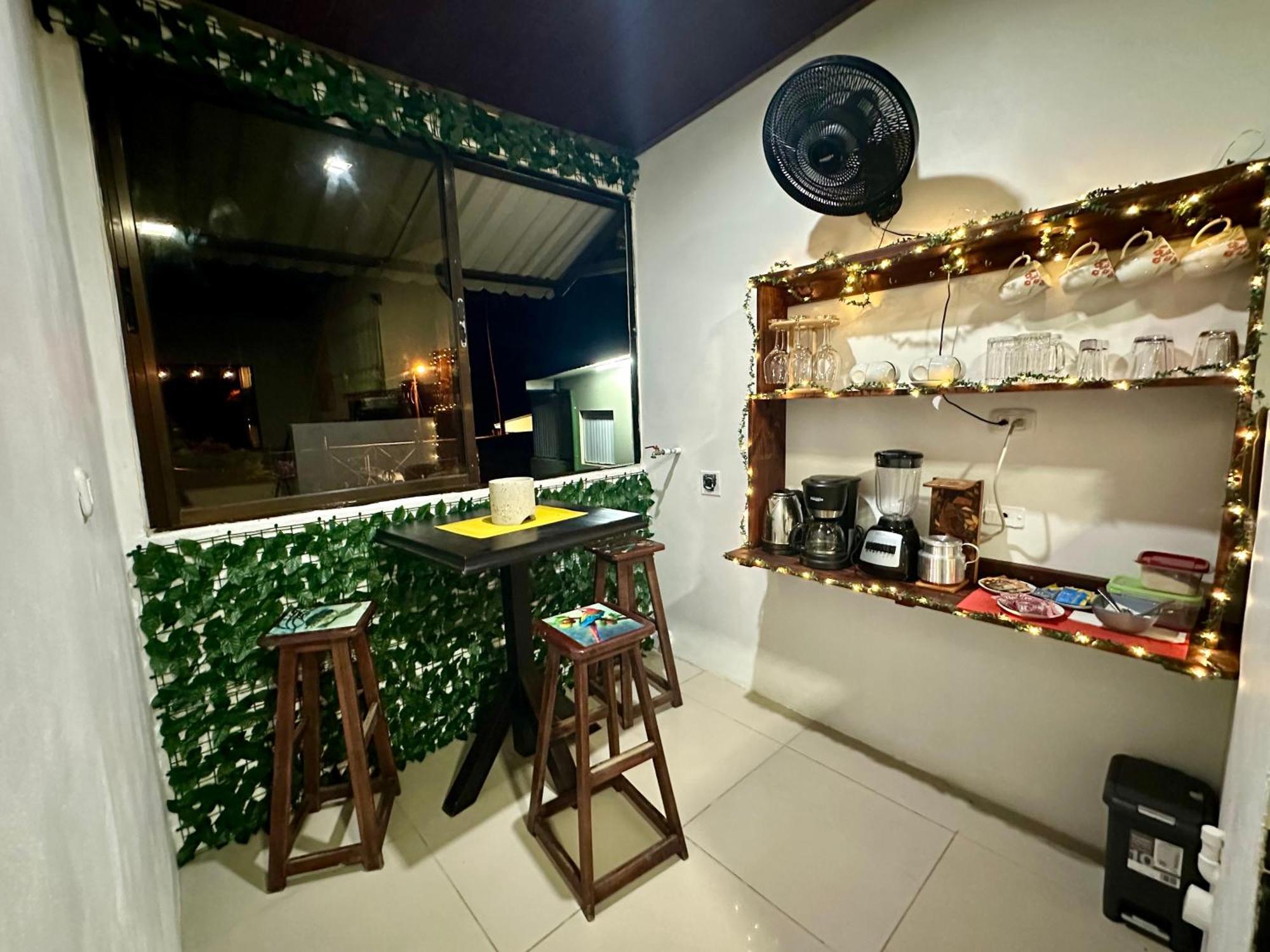 Caribbean View House Hotel Tortuguero Exterior photo