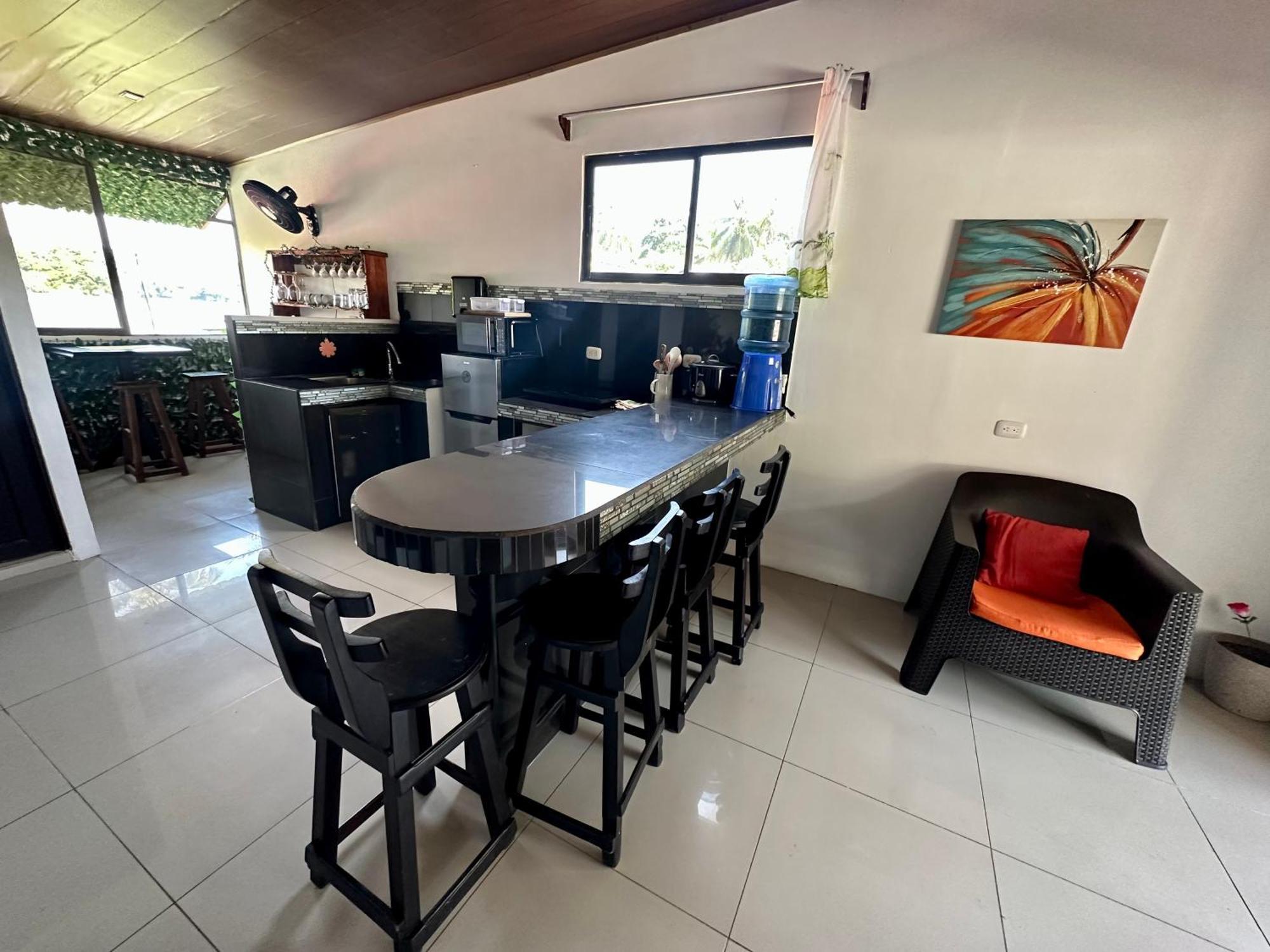 Caribbean View House Hotel Tortuguero Exterior photo
