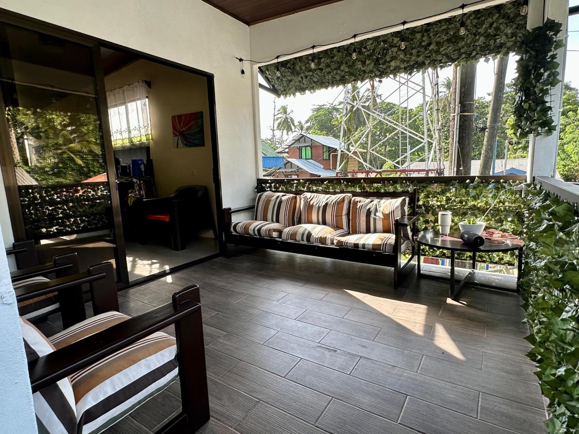 Caribbean View House Hotel Tortuguero Exterior photo